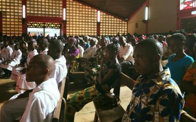 Keski-Afrikan tasavallassa kardinaali vetoaa kirkkoiskun seurauksena syntyneen koston kierteen loppumiseksi