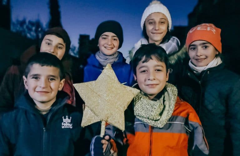 Syyrialaisia lapsia joulun alla