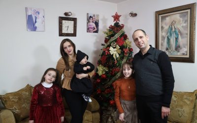 Vainotut lapset viettävät joulua – Jeesuksen syntymäpäiväjuhlat eri puolilla maailmaa