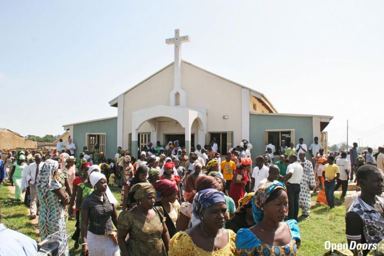 Rukoushaastekuva maan puolesta: Nouse Afrikka -rukousviikko – päivä 1