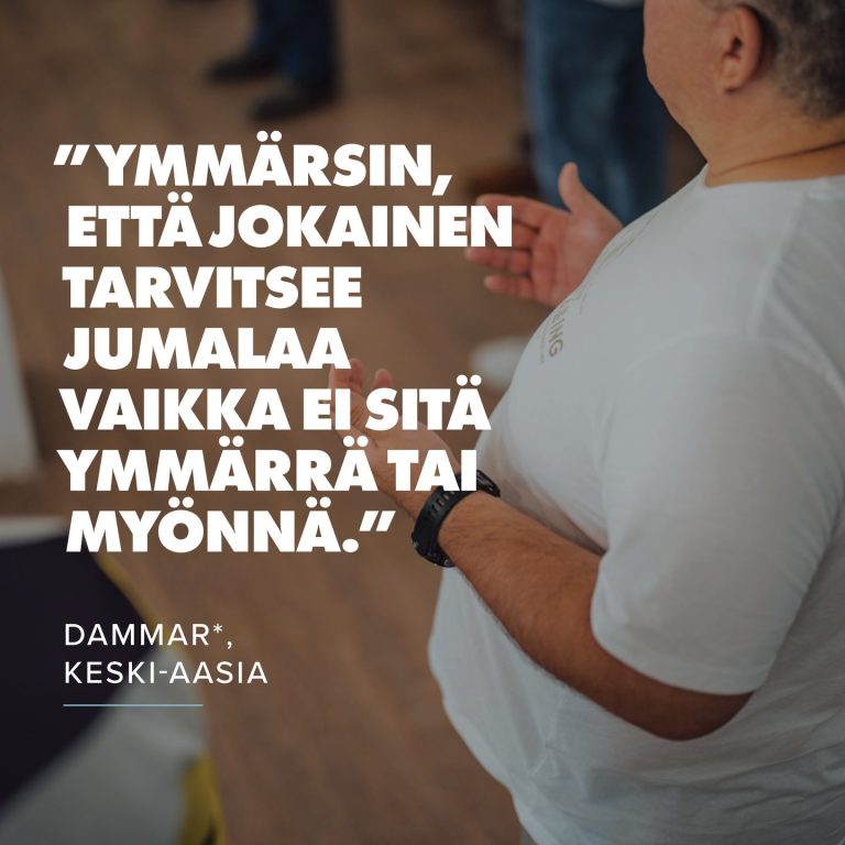 Dammarin todistus: uskosta kertomisella on hinta Keski-Aasiassa Kun Dammarin* poika parani ihmeellisesti, hän alkoi uskoa Jeesukseen ja tunsi velvollisuudekseen kertoa uskostaan. Se maksoi hänelle työpaikan. Dammar asuu Keski-Aasiassa maassa, jossa suurin osa ihmisistä on muslimeja, ja uskosta kertominen voi olla riskialtista. Mutta Dammar ei ole antanut syrjinnän estää häntä jakamasta Jeesuksen toivoa! Rukoile tämän veljen kanssa, kun hän kaikesta huolimatta jatkaa Herrasta todistamista. *Nimi muutettu, kuvituskuva https://opendoors.fi/Wwl #rukouspyyntö #vainotutkristityt #todistus