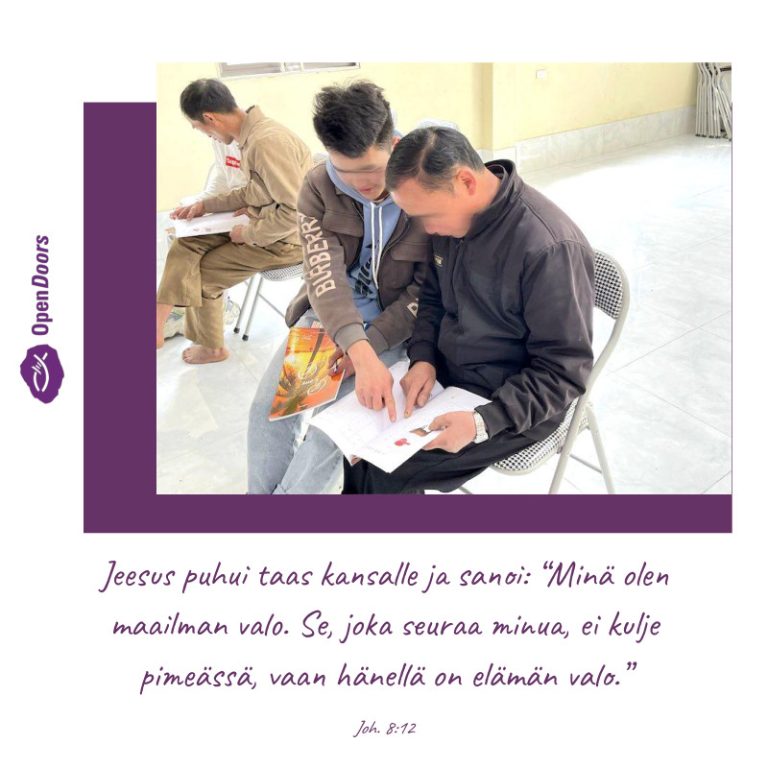 Vietnam rukous Joh. 8:12