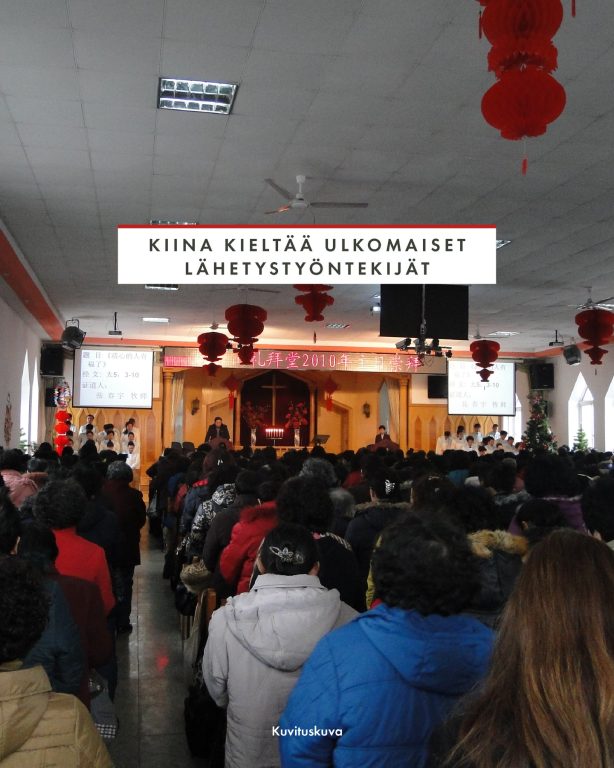 Kiinassa uusia rajoituksia ulkomaisille lähetystyöntekijöille Kiinan kommunistinen puolue (KKP) on virallisesti kieltänyt ulkomaalaisten lähetystyöntekijöiden saarnaamisen, evankelioimisen ja muun lähetystyön uusilla rajoituksilla. Äskettäin julkaistujen sääntöjen mukaan kyseessä on jatkoa aiempien vuosien uskonnollisia asioita koskevien säädösten tarkentamiselle ja täydentämiselle. Uudet säännöt kohdistuvat erityisesti ulkomaalaisiin. Laittomiksi luokiteltuja toimintoja ovat: • Uskonnollisten järjestöjen perustaminen, uskonnollisten toimistojen, paikkojen tai koulujen perustaminen. • Luvattomien saarnojen, saarnatoiminnan tai yhteisten uskonnollisten tilaisuuksien pitäminen. • Kiinalaisten rekrytoiminen uskonnon harjoittajiksi tai uskonnollisen henkilöstön nimittäminen. • Uskonnollisten kirjojen, audiosisältöjen, sähköisten julkaisujen tuottaminen tai myynti tai uskonnollisen propagandan levittäminen. Rukoillaan Kiinassa asuvien kristittyjen puolesta. He elävät jatkuvan valvonnan ja rajoitusten alla. Pyydetään Jumalaa antamaan heille sekä rohkeutta että viisautta evankeliumin jakamiseen näistä rajoituksista huolimatta. #Kiina #rukouspyyntö #rukousaihe #kristityt #uskonnonvapaus #OpenDoors