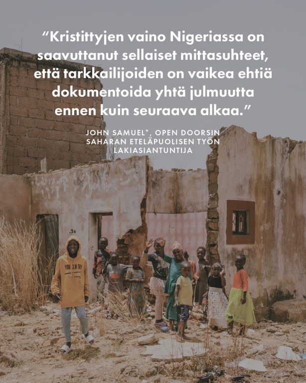Kiireellinen rukouspyyntö nigerialaisen perheemme puolesta. Kenttätiimimme on raportoinut tuhoisien hyökkäysten sarjasta Nigeriassa. Hyökkäykset ovat johtaneet yli sadan kristityn kuolemaan ja ajaneet tuhannet pakolaisiksi. "Tämä on silkkaa kauhua. Tämä on terroria", sanoo eräs seurakunnanjohtaja. "Ette voi kuvitella millaisessa todellisuudessa elämme täällä." Monien hyökkäysten uskotaan olevan "kosto" paikallista piispaa vastaan. Hän todisti hiljattain alueen jatkuvasta väkivallasta Yhdysvaltain kongressissa. Open Doorsin alueasiantuntija on kehottanut maailmanlaajuista seurakuntaa rukoilemaan: "Kehotamme kristittyjä ympäri maailmaa nousemaan kiireesti rukoukseen niiden puolesta, jotka ovat kohdanneet tämän käsittämättömän kärsimyksen." Voit jättää rukouksesi veljiemme ja sisartemme puolesta kommentteihin. #Nigeria #rukouspyyntö #rukousaihe #väkivalta #VainotutKristityt #Uskonnonvapaus #OpenDoors