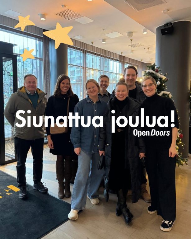 Open Doorsin toimisto kiittää kuluneesta vuodesta ja toivottaa siunattua joulun aikaa! ⭐ "Sillä lapsi on syntynyt meille, poika on annettu meille. Hän kantaa valtaa harteillaan, hänen nimensä on Ihmeellinen Neuvontuoja, Väkevä Jumala, Iankaikkinen Isä, Rauhan Ruhtinas." Jes. 9:5