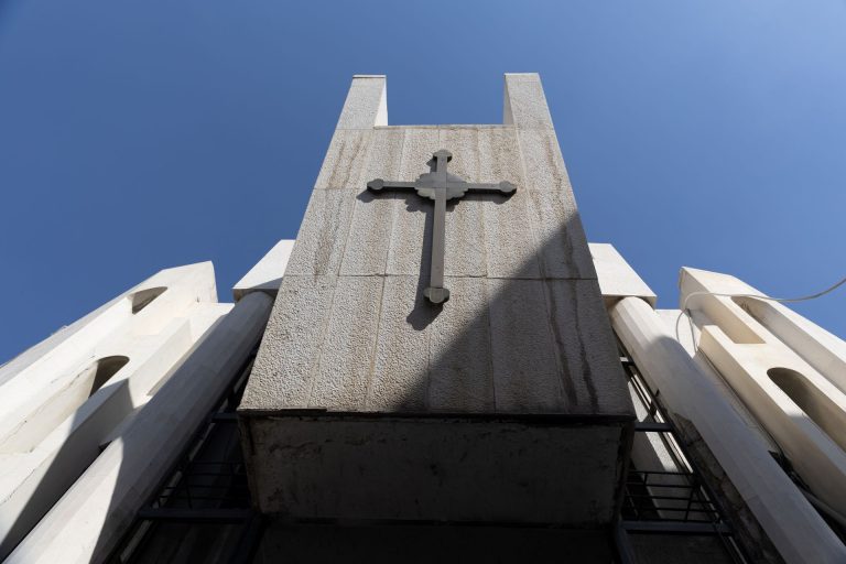 Mar Eliasin kirkko ulkoa.